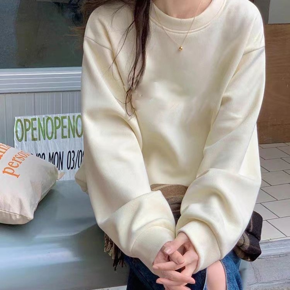 Elegant Cream Women's Sweatshirt